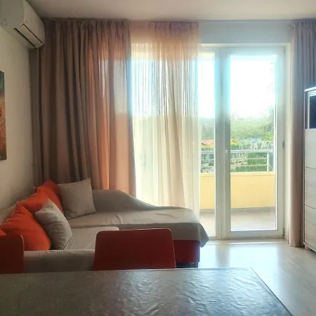 Sea View In Crystal נסבר